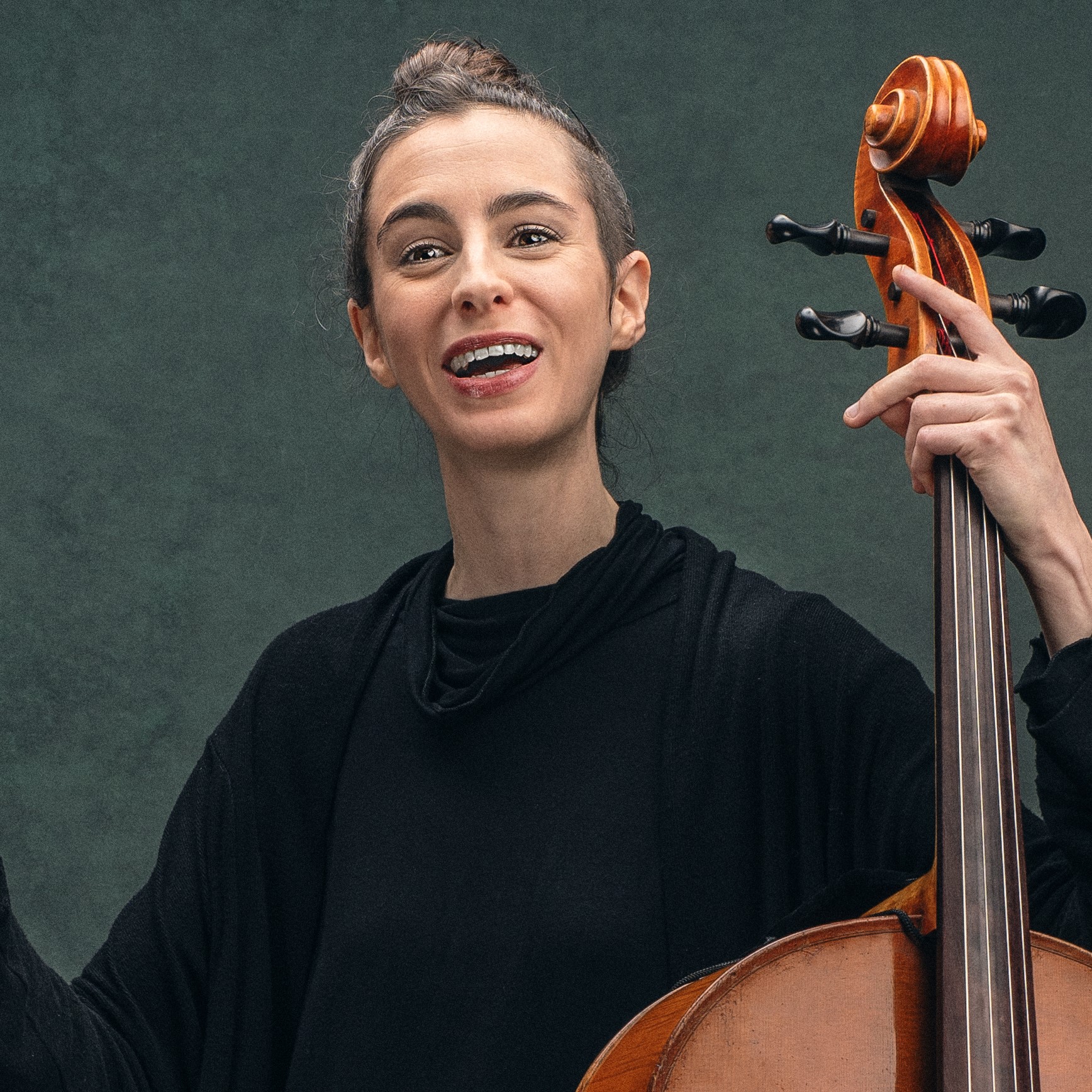 Yael Shapira<br><span class="player">Cello</span>